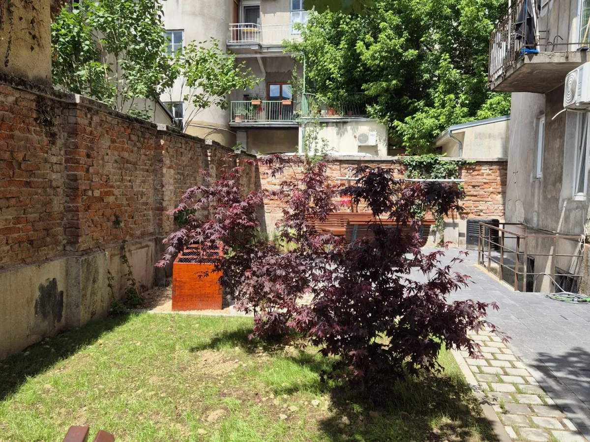 Uređeno zeleno dvorište, Prolaz Jurja Ratkaja 2, Zagreb – fotografija 2